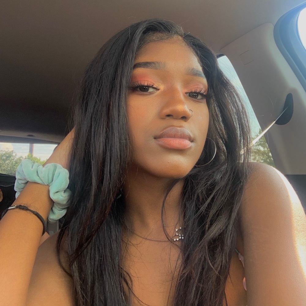 Meet your Posher, Zia